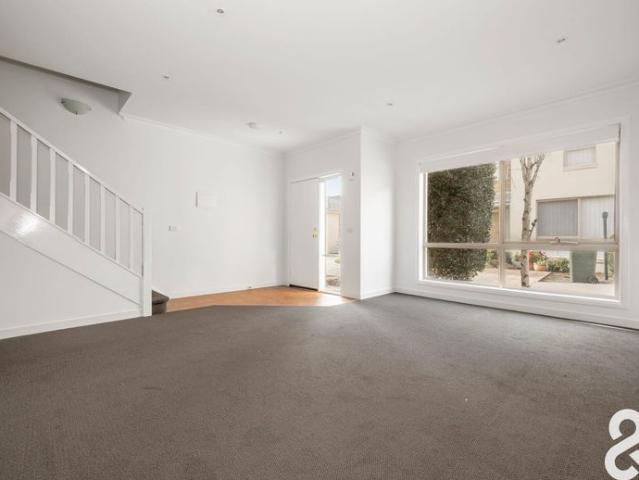 Townhouse for rent in Camerons Creek, Victoria