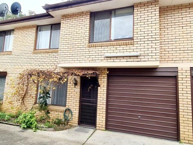 Townhouse for rent in Sydney, New South Wales