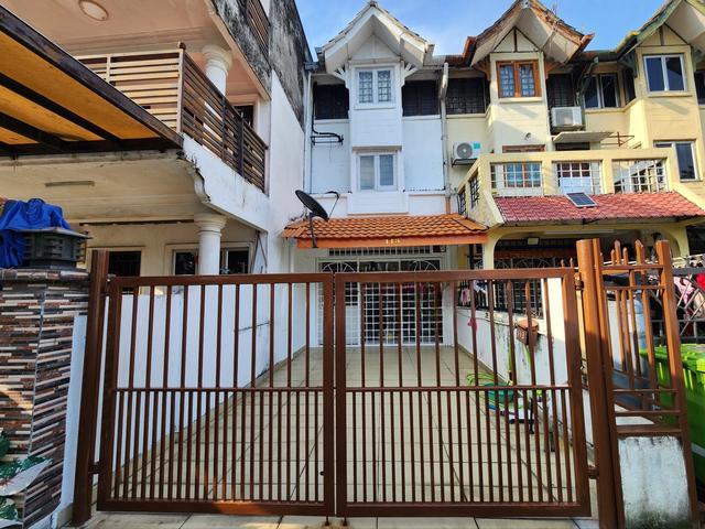 Terraced House for sale in Country Heights Damansara, Kuala Lumpur