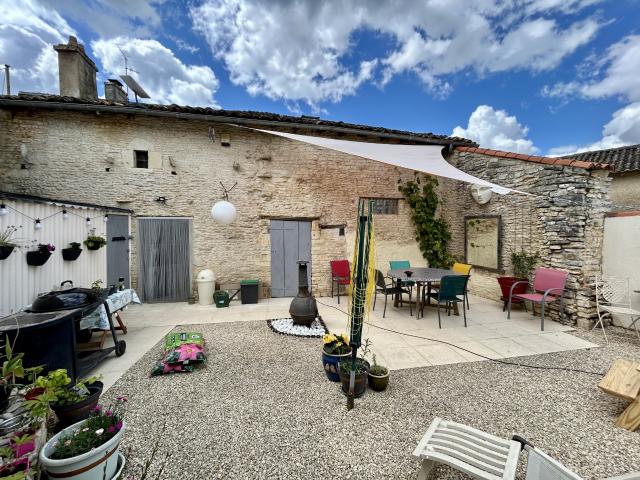 Maison vente à Montmorillon, Brux