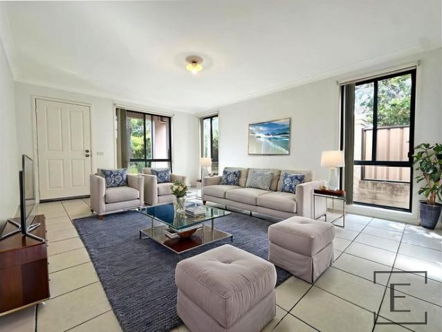 Townhouse for rent in Plumpton, Sydney