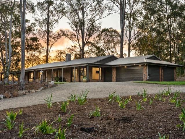 Cottage for sale in Eatons Hill, Greater Brisbane