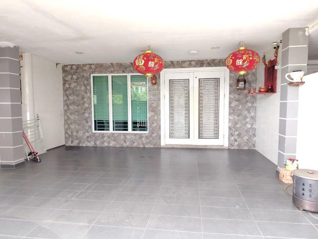 Terraced House for sale in Malaka