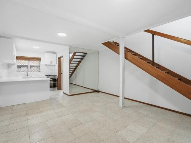 Townhouse for rent in Stirling, Western Australia