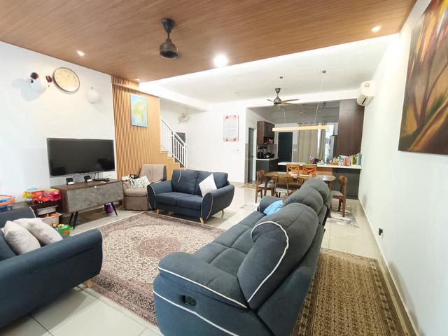 Townhouse for sale in Tanjong Sepat, Selangor