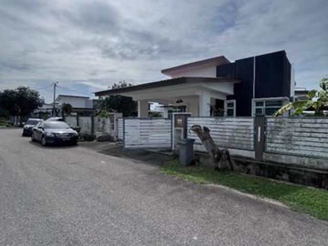 Bungalow for sale in Paya Rumput