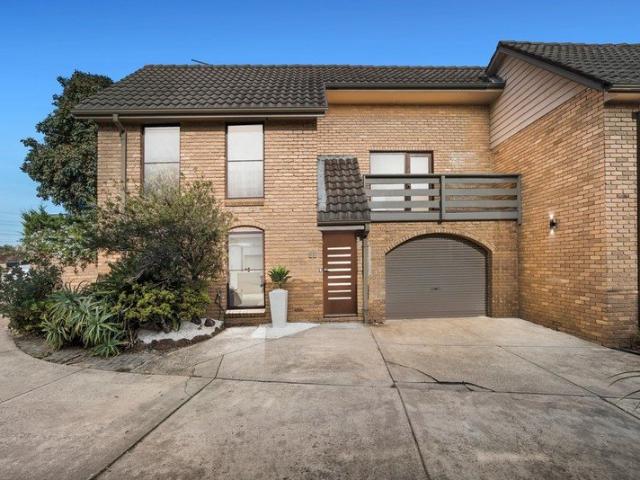 Townhouse for sale in Camerons Creek, Victoria
