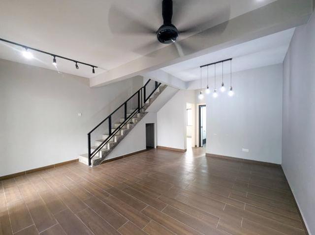 Terraced House for sale in Seri Kembangan, Majlis Bandaraya Subang Jaya