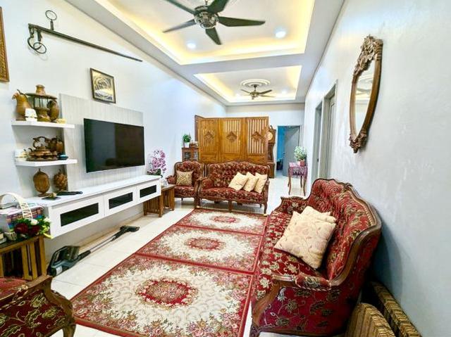 Terraced House for sale in Malaka