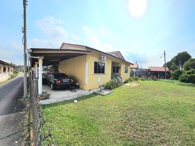 Bungalow for sale in Malaka