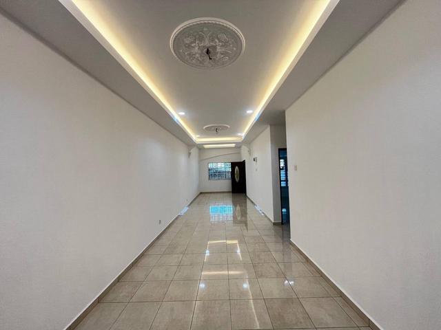 Terraced House for sale in Malaka