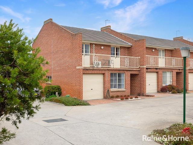 Townhouse for sale in Bathurst, New South Wales