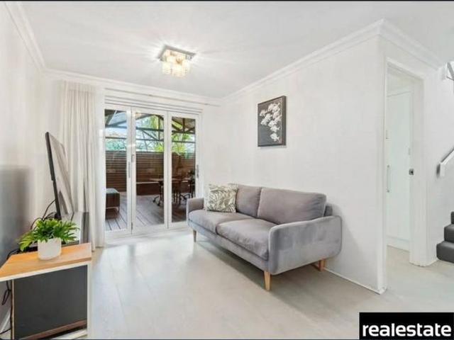 Townhouse for rent in Applecross, City of Melville