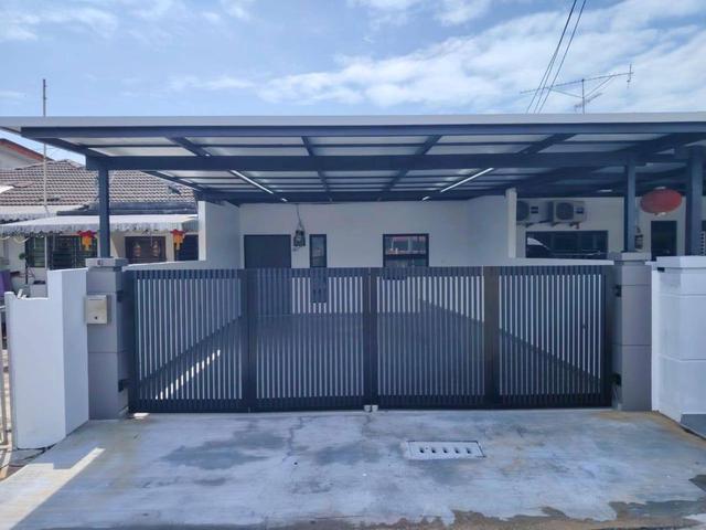 Terraced House for sale in Malaka