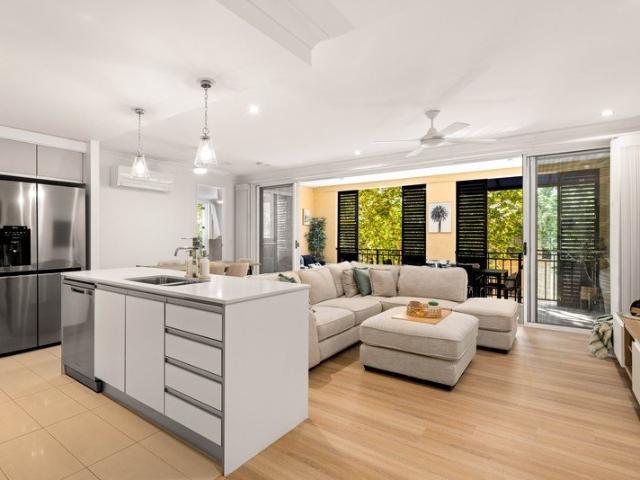 Apartment for sale in Emerald Lakes, Gold Coast City