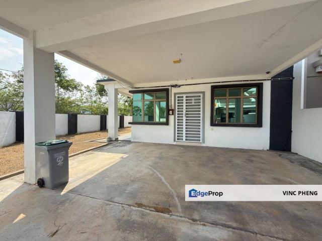 House for sale in Malaka