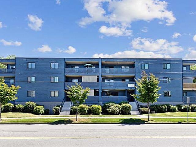 Condo for sale in Surrey, British Columbia