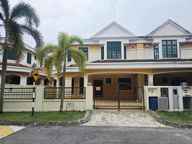 Residential House for sale in Tanjong Sepat, Selangor