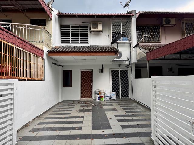 Terraced House for rent in Country Heights Damansara, Kuala Lumpur