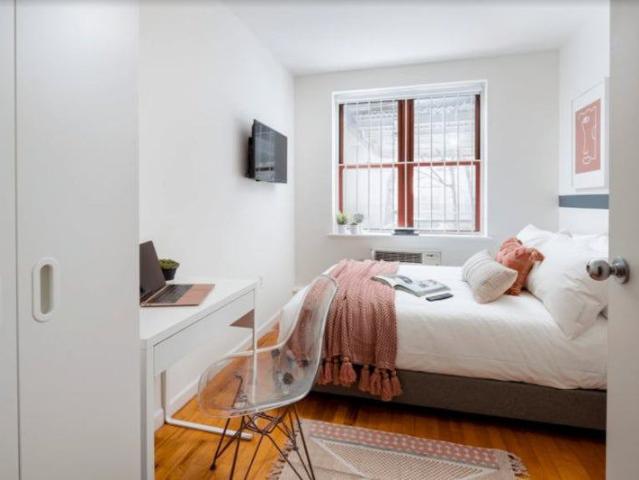 Room for rent in Arverne, New York