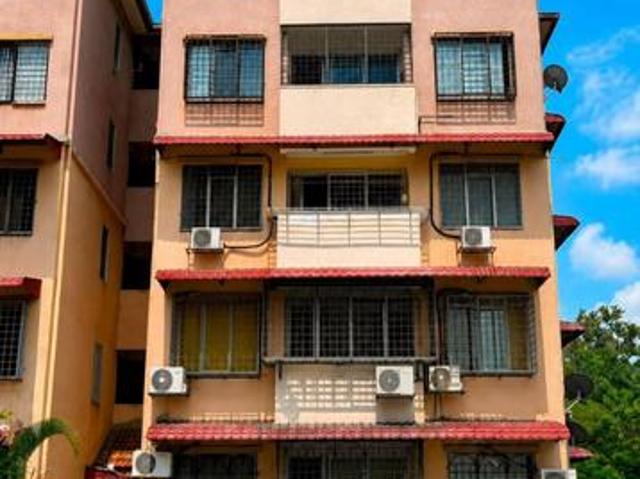 Apartment for sale in Seri Kembangan, Majlis Bandaraya Subang Jaya