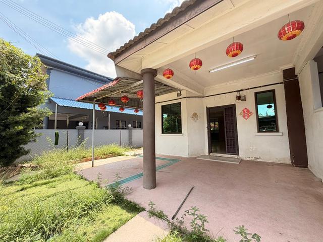 Terraced House for sale in Malaka