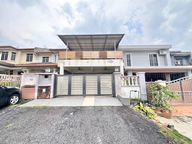 Terraced House for sale in Tanjong Sepat, Selangor