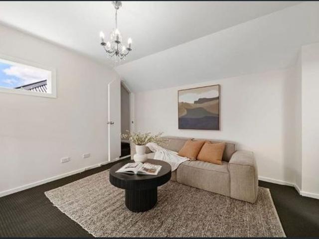 Townhouse for rent in Sydney, New South Wales