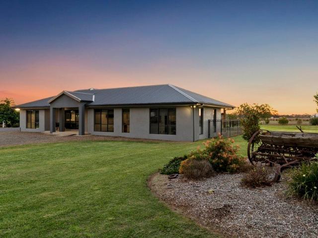 Cottage for sale in Cobram, Victoria