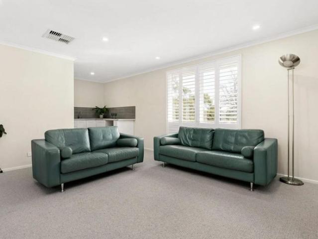 House for rent in Gladstone Park, Melbourne