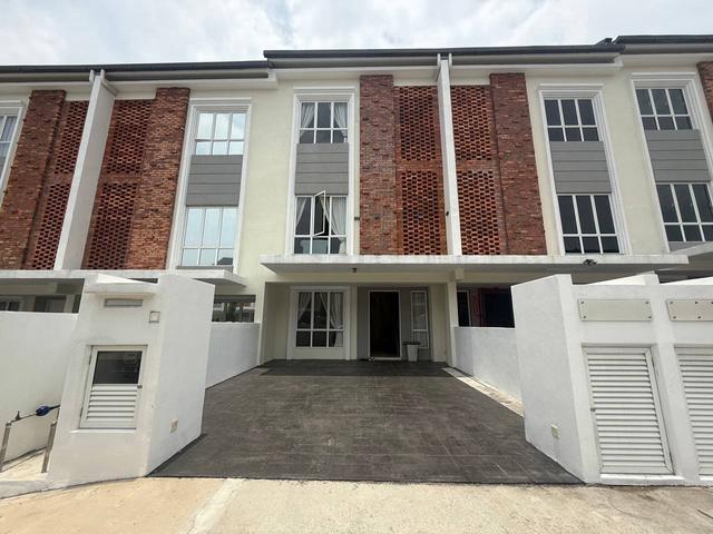 Terraced House for sale in Tanjong Sepat, Selangor