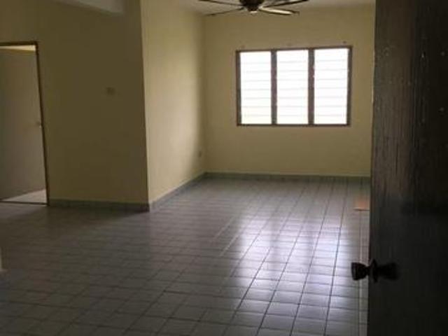Flat for sale in Bandar Johor Bahru, Johor