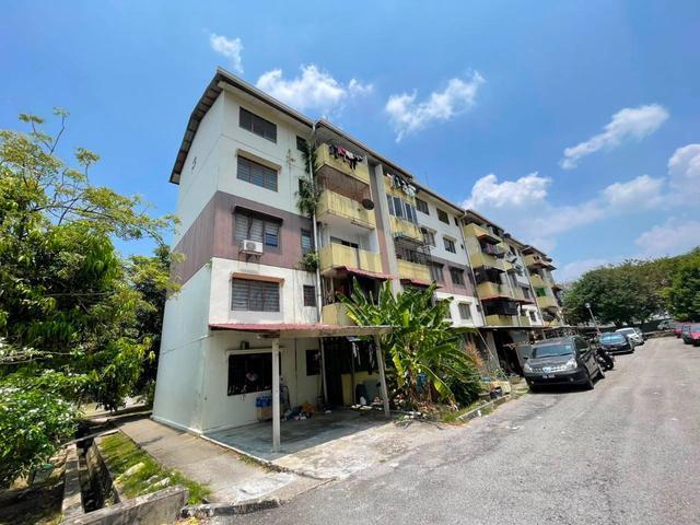 Flat for sale in Petaling, Alam Impian
