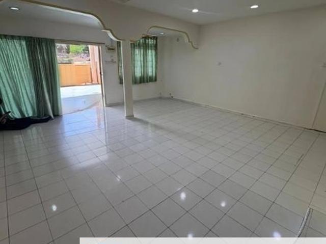 House for sale in Malaka