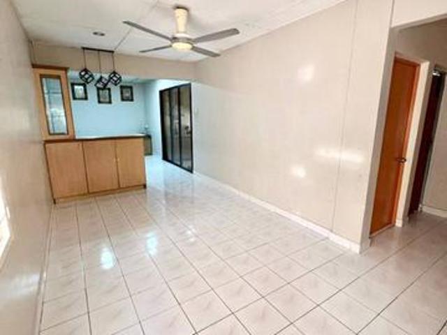 Apartment for sale in Petaling, Damansara Damai
