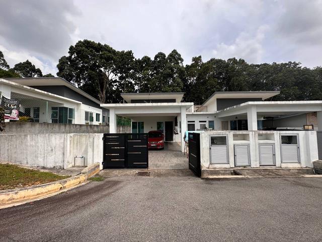 Residential House for sale in Tanjong Sepat, Selangor