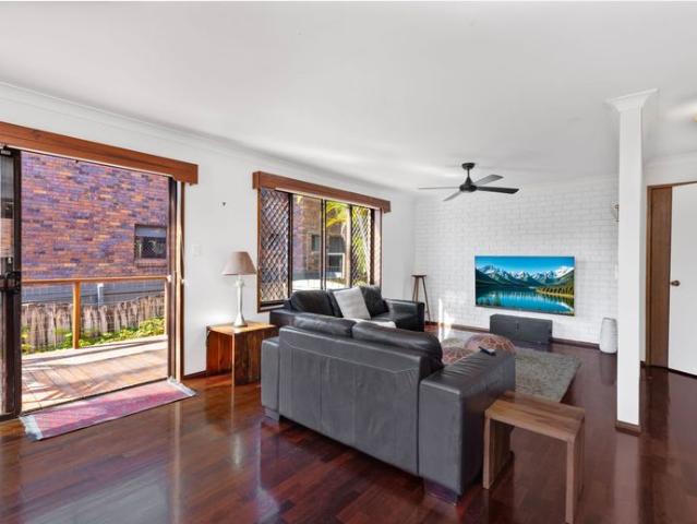 Townhouse for rent in Mermaid Beach, Gold Coast City