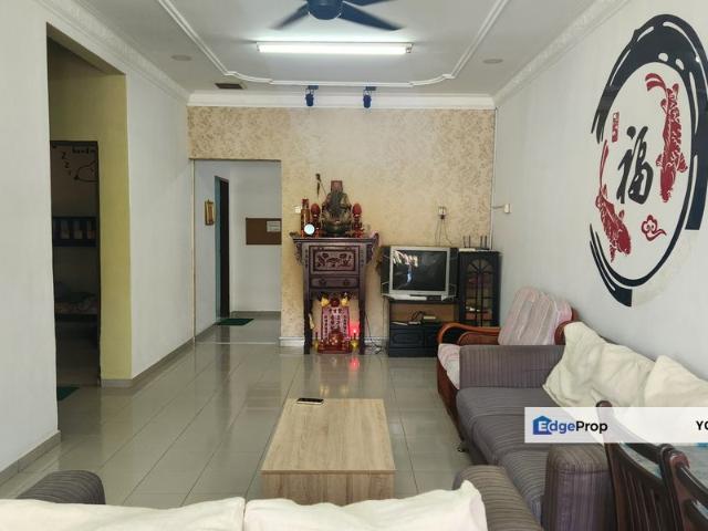 House for sale in Malaka