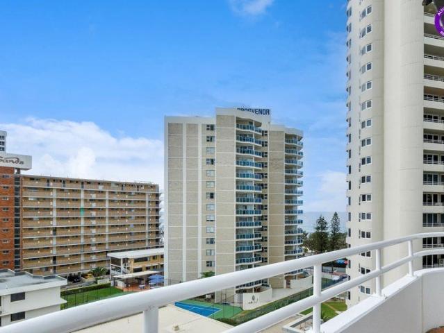 Apartment for sale in Surfers Paradise, Gold Coast City