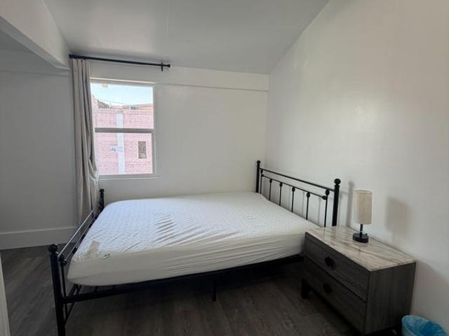 Room for rent in Canoga Park, California