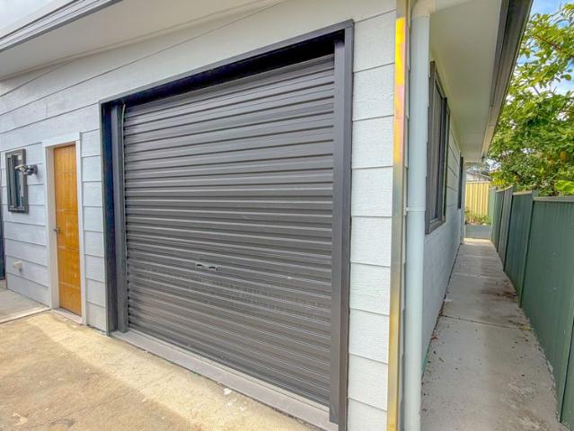 House for rent in Busby, Sydney