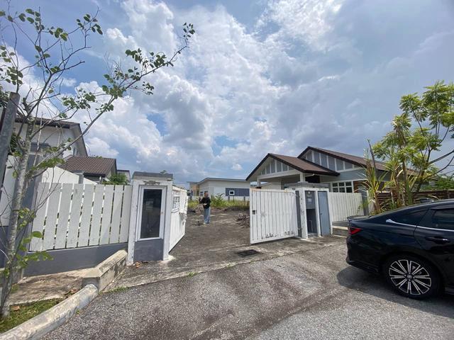 Bungalow for sale in Sendayan Village, Negeri Sembilan