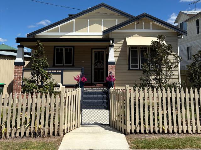 House for sale in Grafton