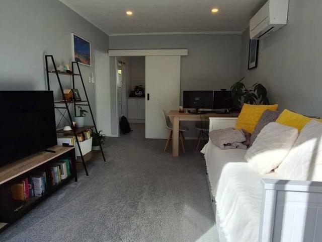 Townhouse for rent in Mount Wellington, Oroua County