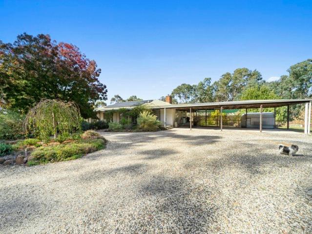 Cottage for sale in Seymour, Victoria