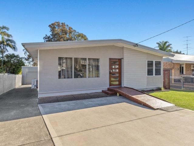 House for sale in Summerland Point, New South Wales