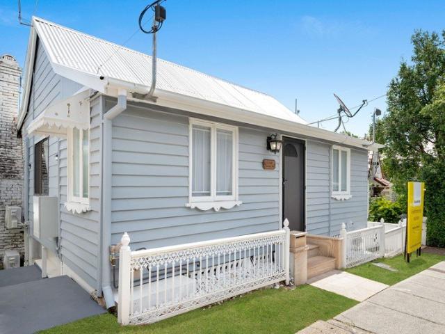 Flat for sale in Toombul, Queensland
