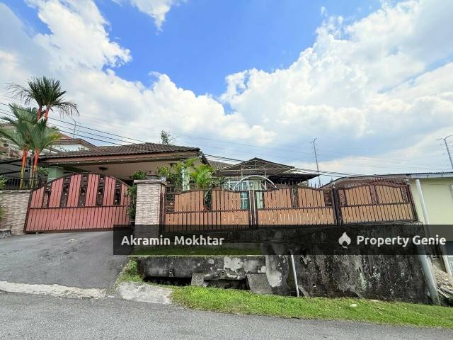 Bungalow for sale in Langat, Selangor