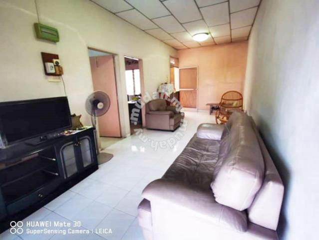 Terraced House for sale in Malaka