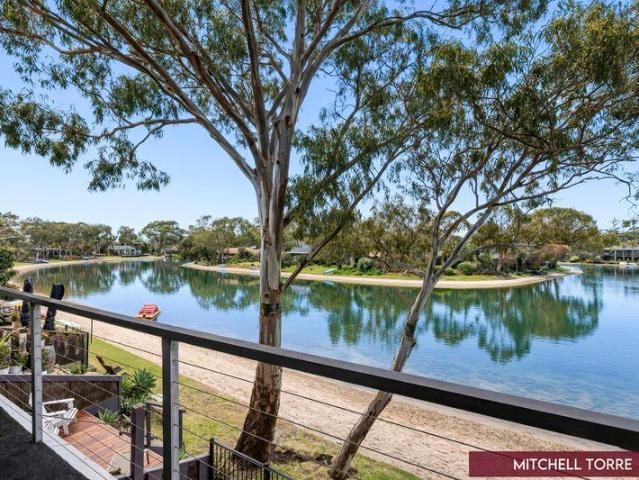 Townhouse for sale in Camerons Creek, Victoria